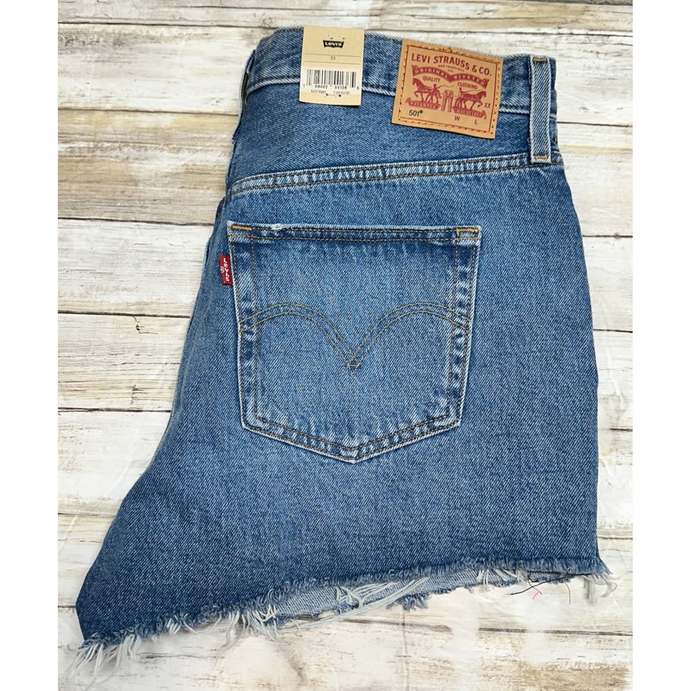 Levis 501 Original Distressed Denim Shorts Blue W33 56327-0459 NWT Light Wash